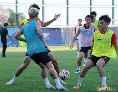 深圳球队备战对阵四川，齐心协力冲刺胜利的简单介绍