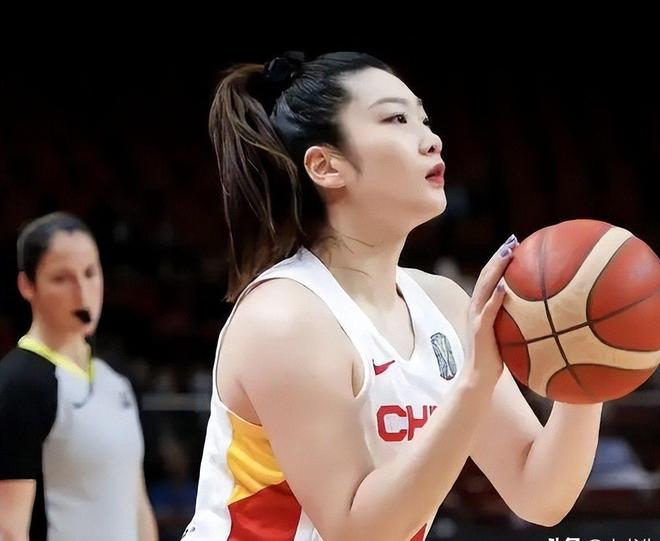 关于李梦22年女篮世预赛个人集锦，对阵马里砍下15分6助攻的信息