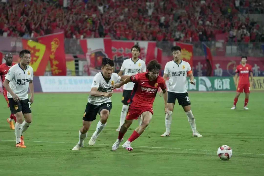 重庆铜梁龙大胜领跑中甲第八轮多场焦点战上演进球盛宴